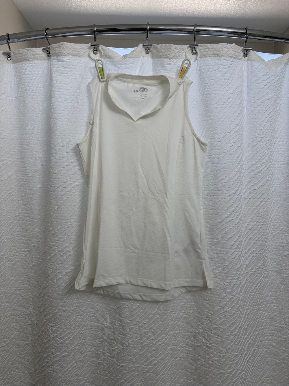 Baleaf White Sleeveless Athletic Tank Top with Mock Neck